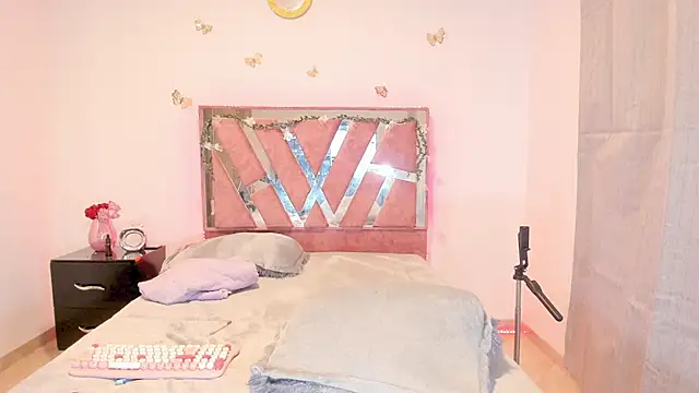 Ella Lenox online show from 03-18-26, 02:26