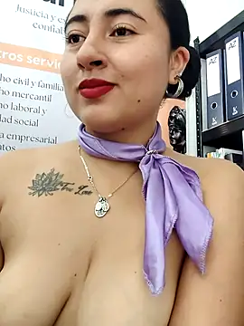 Snapshot of AMATISTA__16 chatting on 05-28-26, 12:35 AMATISTA 16 online show from 05-28-26, 12:35
