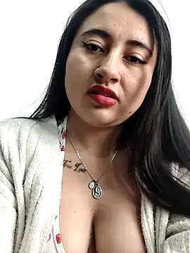 Snapshot of AMATISTA__16 chatting on 07-17-26, 12:23 AMATISTA 16 online show from 07-17-26, 12:23