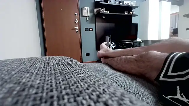 cucciolotto76 online show from 11-06-25, 08:32