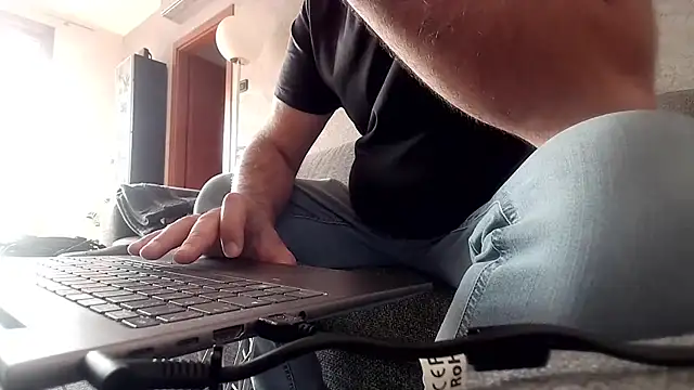 cucciolotto76 online show from 11-08-25, 11:21