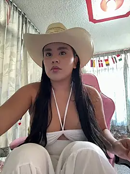 Snapshot of laure_torres chatting on 07-16-26, 04:24 laure torres online show from 07-16-26, 04:24