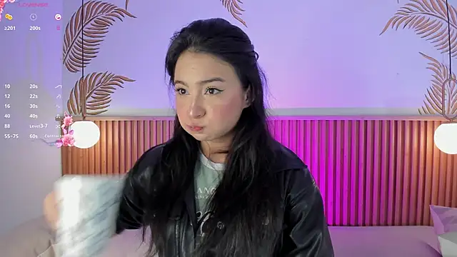 Valleriie  online show from 03-19-26, 04:00