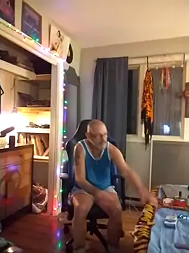 FoxnMouse online show from 04-25-26, 04:48