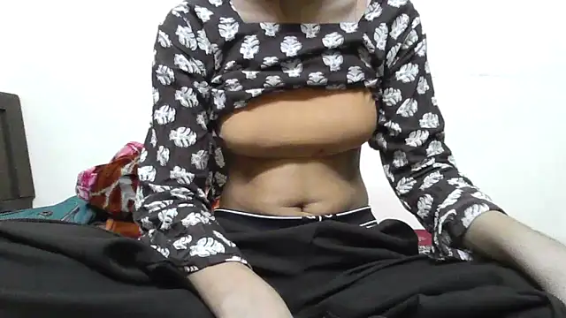 Snapshot of modelnishu chatting on 04-24-26, 02:41 modelnishu online show from 04-24-26, 02:41