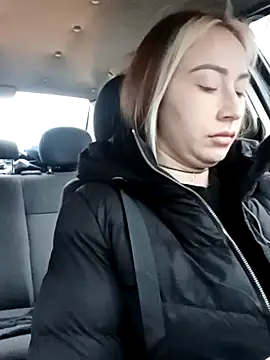 Reina Cummings online show from 11-19-25, 06:02