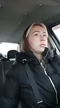 Snapshot of Reina_Cummings chatting on 12-15-25, 05:55 Reina Cummings online show from 12-15-25, 05:55