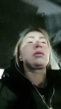 Snapshot of Reina_Cummings chatting on 12-18-25, 04:51 Reina Cummings online show from 12-18-25, 04:51