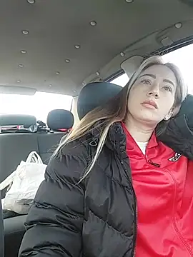 Snapshot of Reina_Cummings chatting on 02-25-26, 06:23 Reina Cummings online show from 02-25-26, 06:23