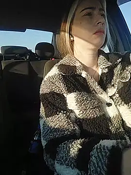 Snapshot of Reina_Cummings chatting on 02-27-26, 06:13 Reina Cummings online show from 02-27-26, 06:13