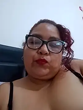 Snapshot of ladytropical1 chatting on 11-20-25, 03:34 ladytropical1 online show from 11-20-25, 03:34