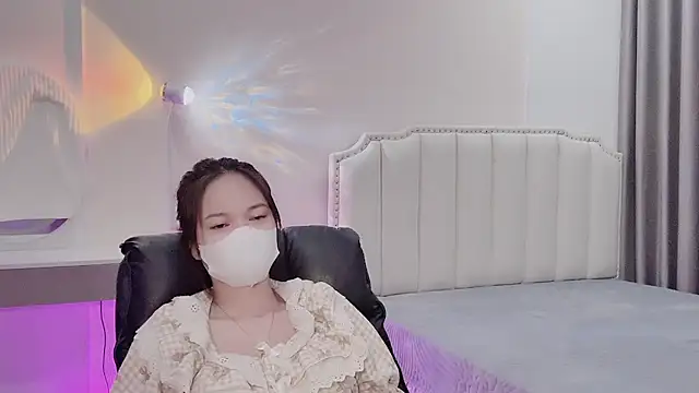  Dorry  online show from 11-17-25, 04:24