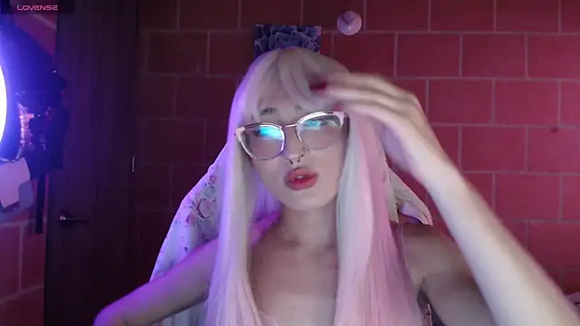 Snapshot of Andrea_camilaaa chatting on 04-29-26, 05:41 Andrea camilaaa online show from 04-29-26, 05:41