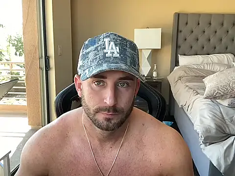 Snapshot of brettmycles28 chatting on 10-28-25, 06:43 brettmycles28 online show from 10-28-25, 06:43