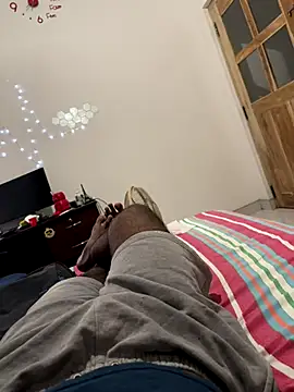 Snapshot of bigDick_000610 chatting on 10-19-25, 03:23 bigDick 000610 online show from 10-19-25, 03:23