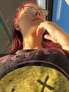 Snapshot of raen001 chatting on 11-25-25, 08:58 raen001 online show from 11-25-25, 08:58