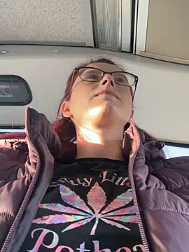 Snapshot of raen001 chatting on 11-28-25, 09:01 raen001 online show from 11-28-25, 09:01