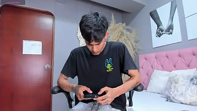 Thiago twink online show from 10-02-25, 07:32