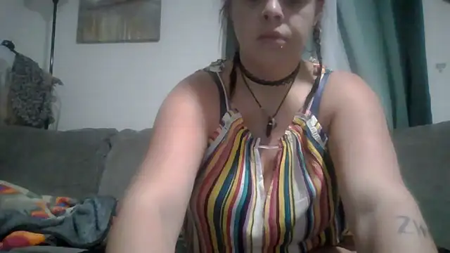 Snapshot of TWiSTYTheTwizted chatting on 07-20-26, 04:42 TWiSTYTheTwizted online show from 07-20-26, 04:42