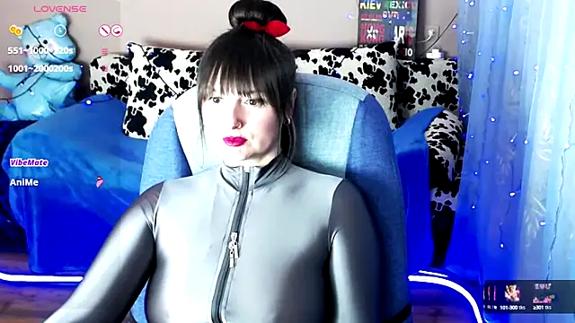 Snapshot of MilaRay chatting on 12-13-24, 05:10 MilaRay online show from 12-13-24, 05:10