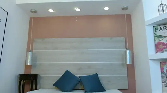Snapshot of AlexandraCambell chatting on 04-15-26, 07:58 AlexandraCambell online show from 04-15-26, 07:58