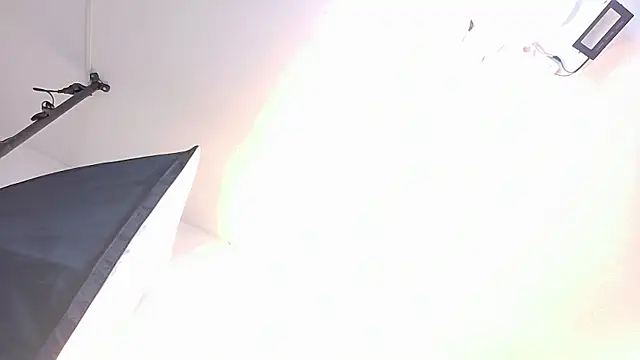 Snapshot of AlexandraCambell chatting on 05-17-26, 07:50 AlexandraCambell online show from 05-17-26, 07:50