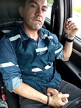 Snapshot of Blackaxes chatting on 01-13-26, 09:09 Blackaxes online show from 01-13-26, 09:09