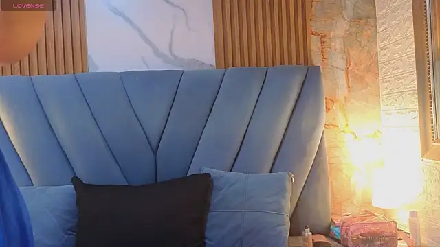 angel  red  online show from 03-25-26, 03:34