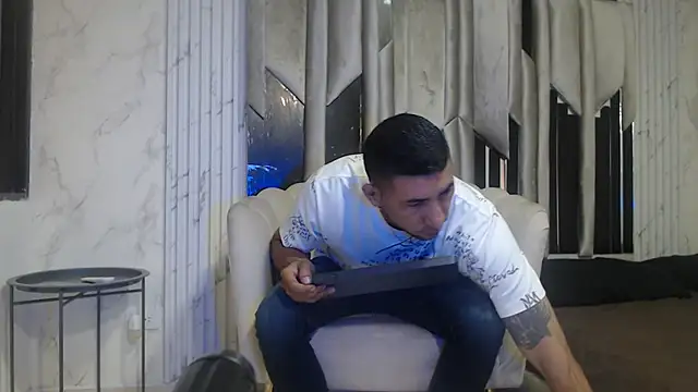 Morganandmegan online show from 10-06-25, 11:18