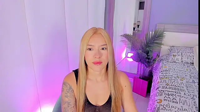 Snapshot of LexxyBunny_ chatting on 10-10-25, 11:31 LexxyBunny online show from 10-10-25, 11:31