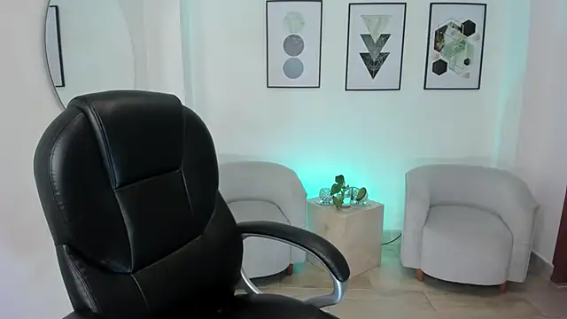 Snapshot of Beverly_johnson chatting on 03-08-26, 04:38 Beverly johnson online show from 03-08-26, 04:38