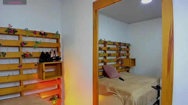 SoftieNymph online show from 12-03-25, 11:52