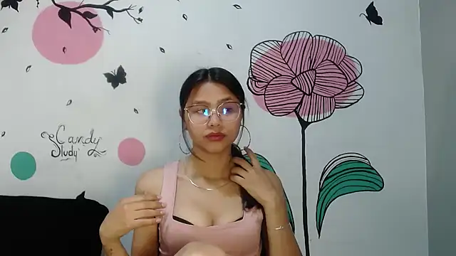 SofieLove 01 online show from 10-15-25, 08:58