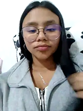 SofieLove 01 online show from 04-06-26, 08:54