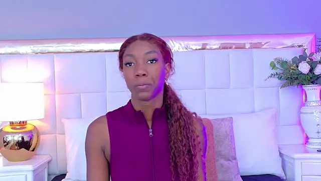 Snapshot of MadeleineHocker chatting on 11-09-25, 12:14 MadeleineHocker online show from 11-09-25, 12:14