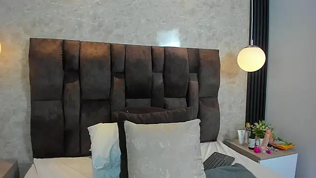 Snapshot of leilapons chatting on 09-12-25, 04:18 leilapons online show from 09-12-25, 04:18