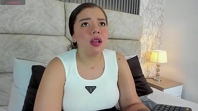 Snapshot of leilapons chatting on 10-15-25, 08:09 leilapons online show from 10-15-25, 08:09