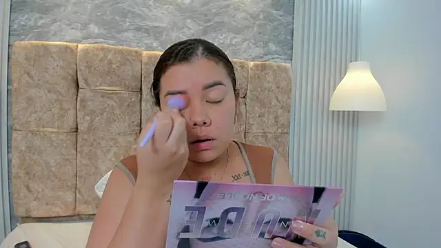 Snapshot of leilapons chatting on 11-06-25, 06:20 leilapons online show from 11-06-25, 06:20