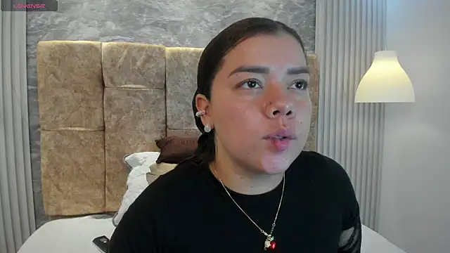 Snapshot of leilapons chatting on 11-21-25, 05:00 leilapons online show from 11-21-25, 05:00