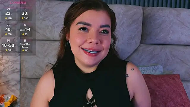 Snapshot of leilapons chatting on 06-17-26, 06:42 leilapons online show from 06-17-26, 06:42