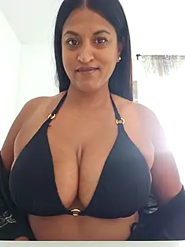 Snapshot of Busty_AriaX chatting on 09-26-25, 08:29 Busty AriaX online show from 09-26-25, 08:29