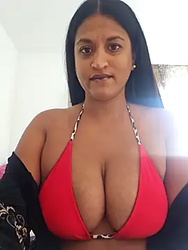 Snapshot of Busty_AriaX chatting on 10-14-25, 08:48 Busty AriaX online show from 10-14-25, 08:48