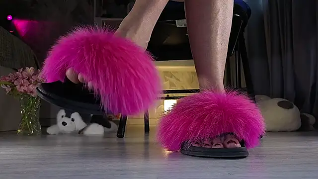 Feet Heelss online show from 01-15-26, 10:42