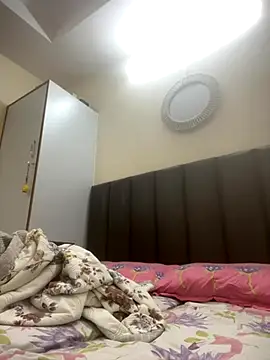 Snapshot of milf_banger121 chatting on 11-19-25, 06:24 milf banger121 online show from 11-19-25, 06:24