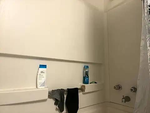 Snapshot of straightguy2233 chatting on 09-28-25, 03:56 straightguy2233 online show from 09-28-25, 03:56