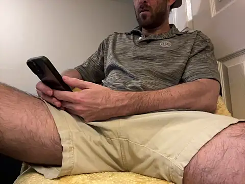 Snapshot of straightguy2233 chatting on 10-05-25, 10:18 straightguy2233 online show from 10-05-25, 10:18