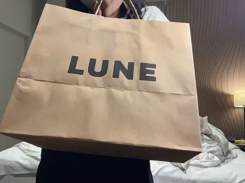 Snapshot of yuu-chan_ chatting on 11-23-25, 09:20 yuu-chan online show from 11-23-25, 09:20