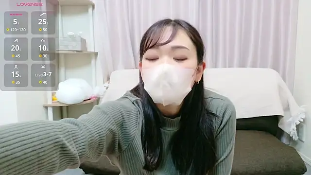 Snapshot of yuu-chan_ chatting on 11-28-25, 10:18 yuu-chan online show from 11-28-25, 10:18