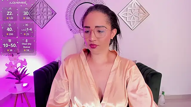 Snapshot of Sharon_breezee chatting on 09-12-25, 05:07 Sharon breezee online show from 09-12-25, 05:07