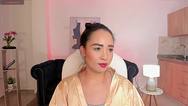 Snapshot of Sharon_breezee chatting on 09-26-25, 03:43 Sharon breezee online show from 09-26-25, 03:43